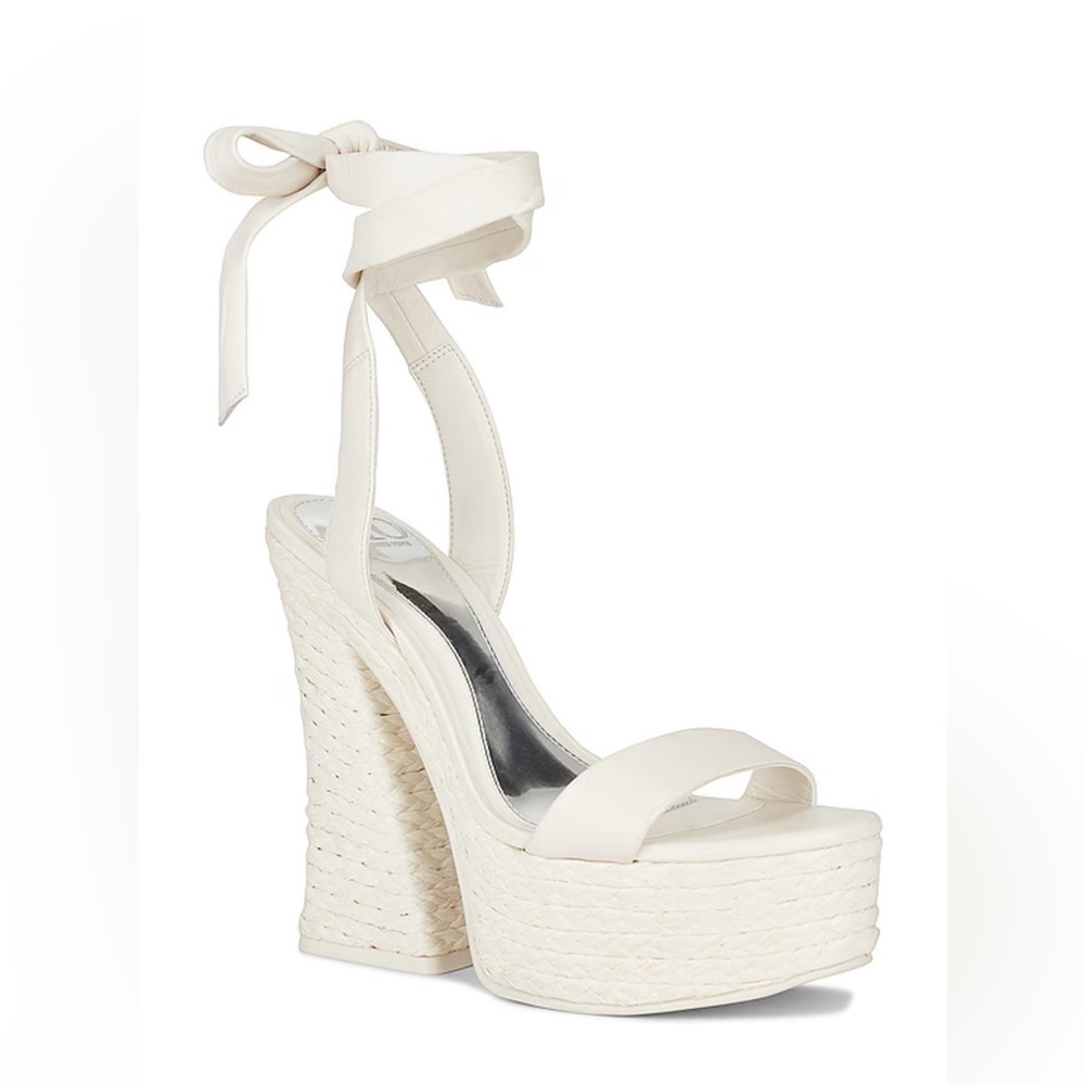 x REVOLVE Webster Sandal in Off White
JLO Jennifer Lopez (Limited Edition)